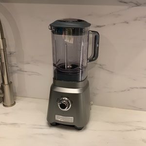 Cuisinart barely used blender.
